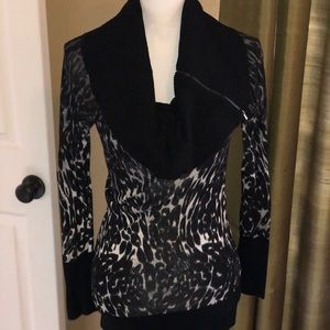 Cache animal print sweater with zipper detail